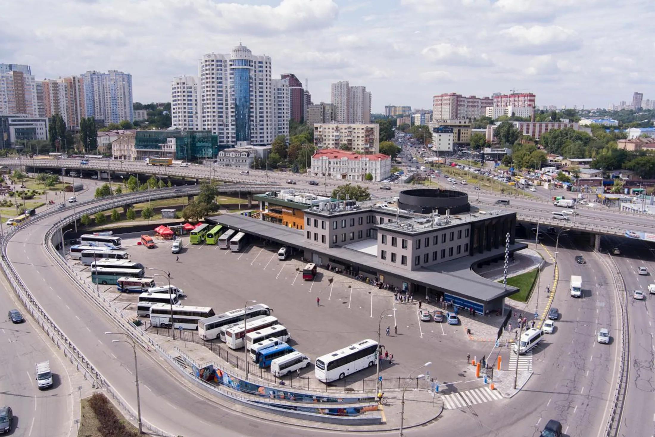 В Україні вперше з'явився «Розумний автовокзал» – Укрпас
